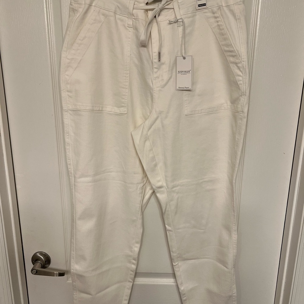 Brand new Judy blue high waisted joggers size 14 color white